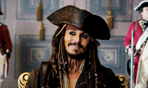 Кадр из фильма Пираты Карибского моря, Джонни Депп в роли капитана Джека Воробья