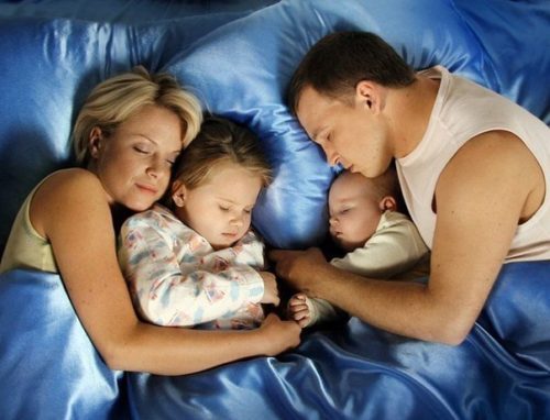 Спящие родители и дети